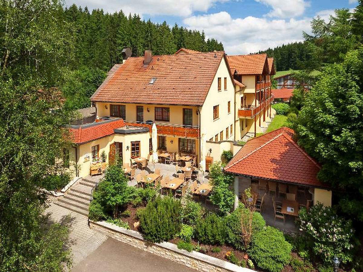 Hotel-Gasthof Zum Sussen Grund Albstadt Exterior photo